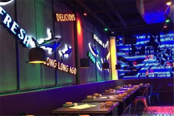 爱堡皇音乐咖餐厅